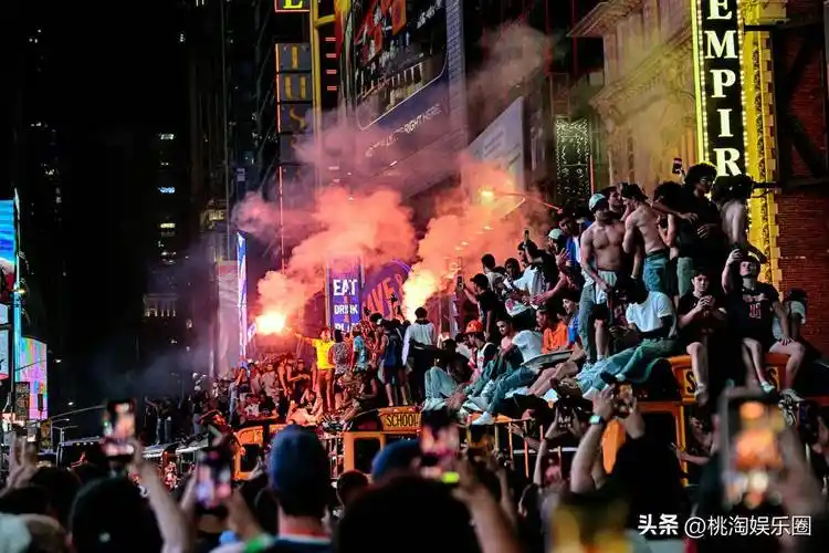 纽约万人空巷庆世俱杯狂欢 中超豪门何时能复刻尼克斯式盛典？